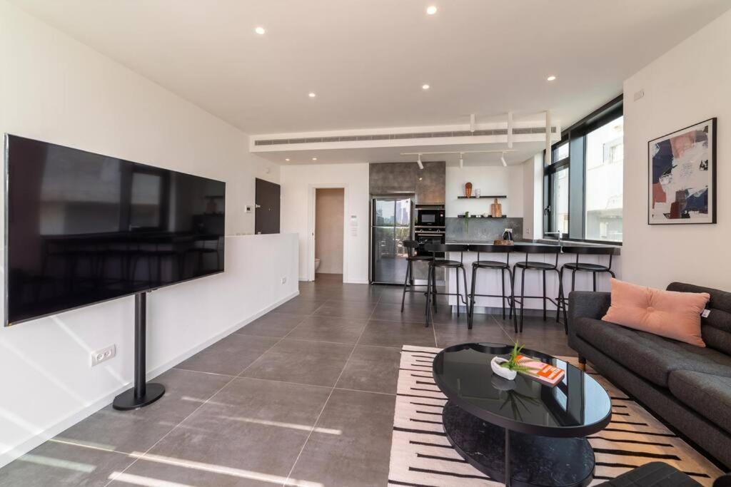 Amazing Penthouse On Gordon Beach 8 Guests Τελ Αβίβ Εξωτερικό φωτογραφία