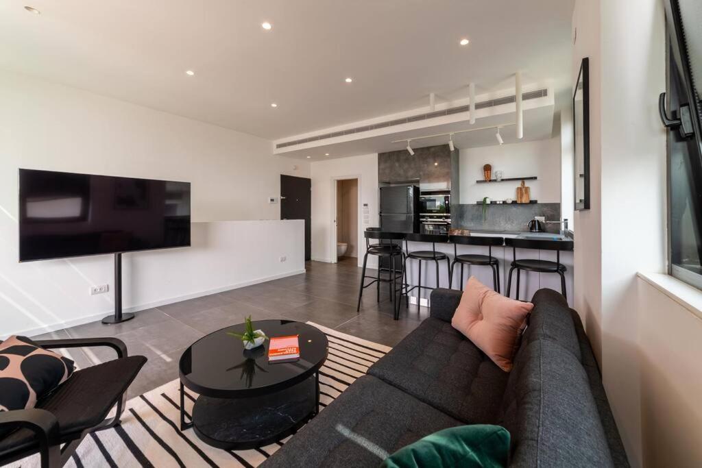 Amazing Penthouse On Gordon Beach 8 Guests Τελ Αβίβ Εξωτερικό φωτογραφία