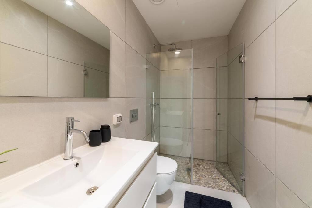 Amazing Penthouse On Gordon Beach 8 Guests Τελ Αβίβ Εξωτερικό φωτογραφία